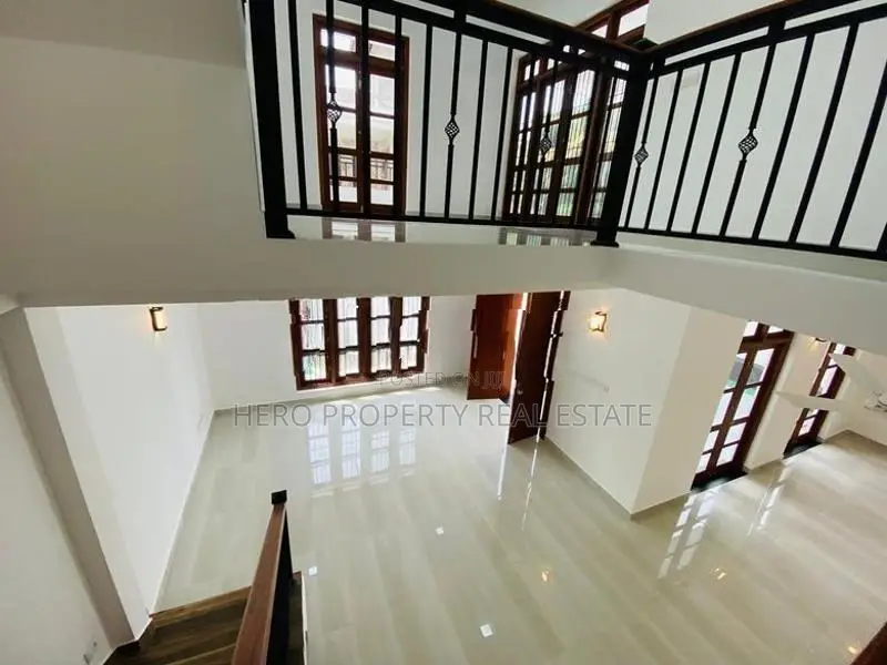 HCS065 - Elegant Luxurious House for Sale in Boralesgamuwa