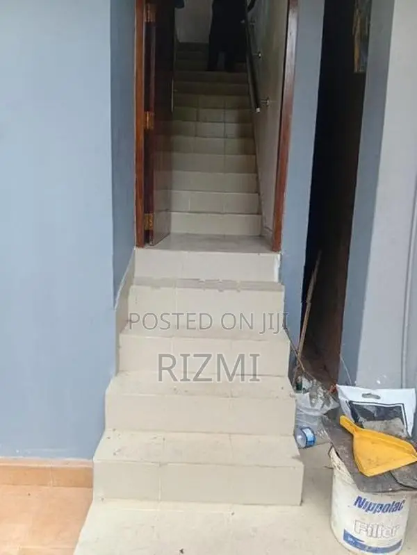 first floor 3BR house for rent in mount lavinia gunaratna mawata