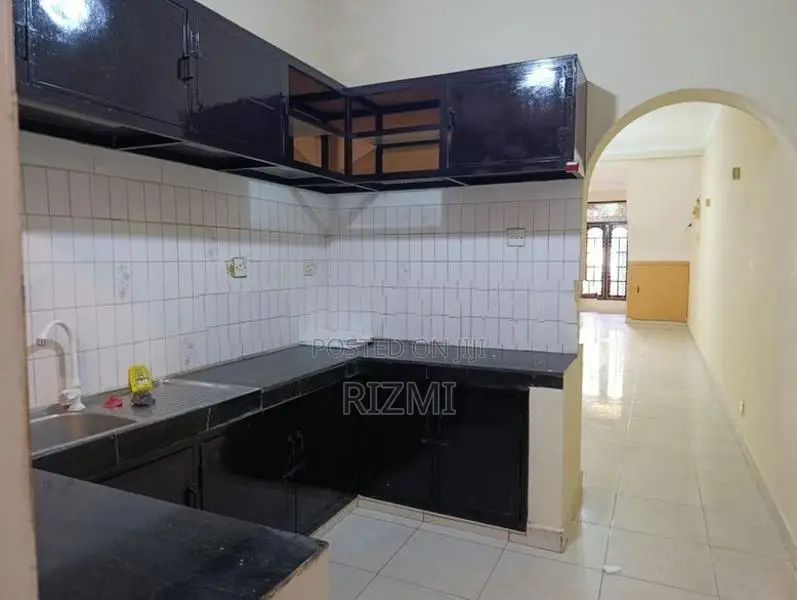 ground floor 2BR house for rent in watrapola road mount lavinia