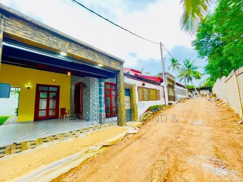 Piliyandala Brand New Single Storey Quality House For Sale