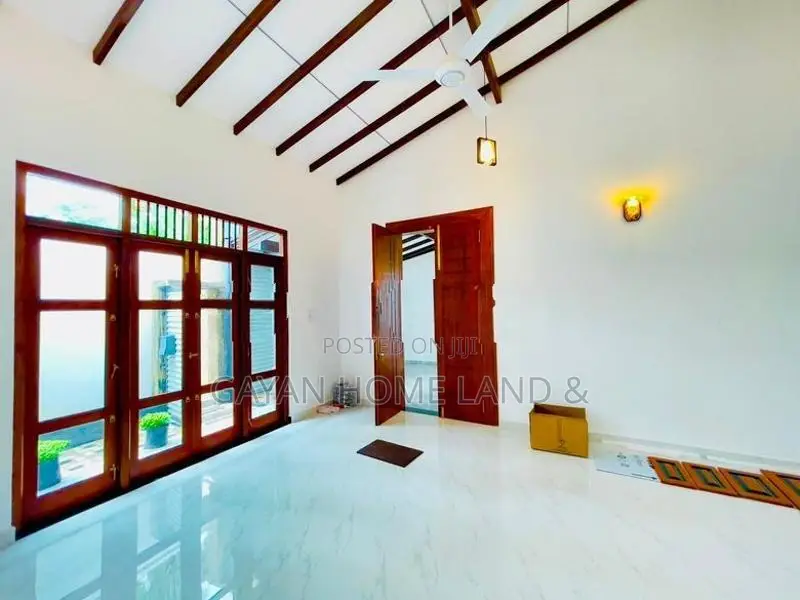 අති නවීන අලංකාර තනිමහල් නිවසක් විකිණීමට පිලියන්දල