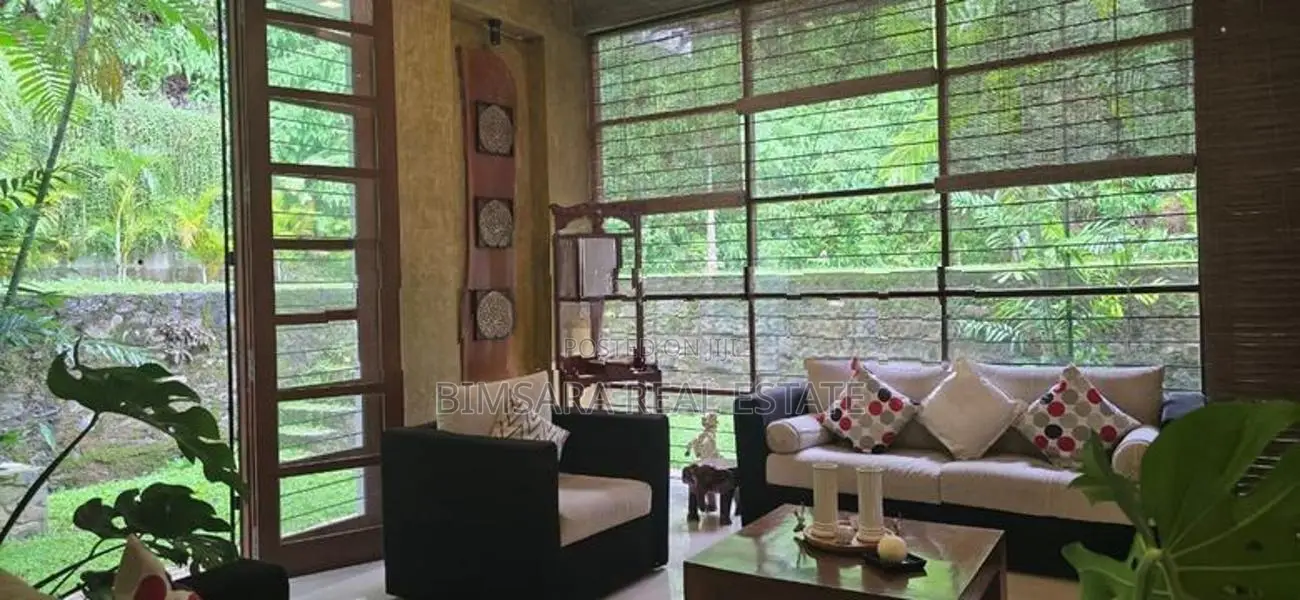 Architecturally Designed Luxury Garden Residence in Thalawathugoda
