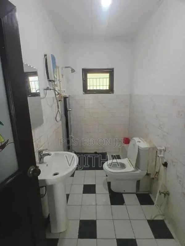 Up Stair Unit for Rent Kotte