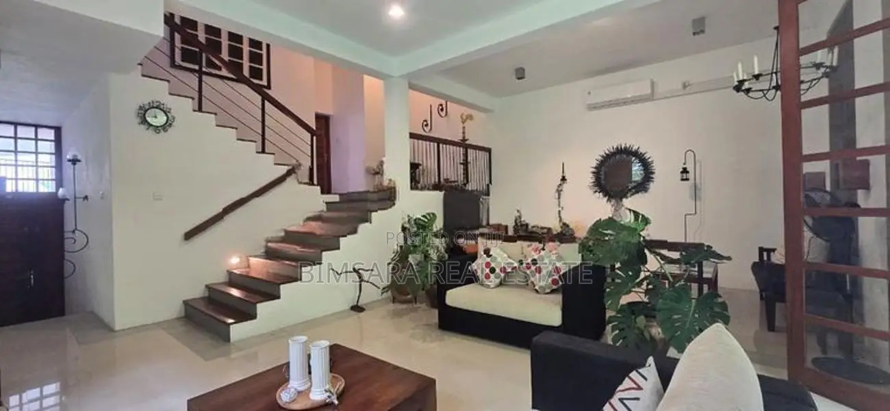 Architecturally Designed Luxury Garden Residence in Thalawathugoda
