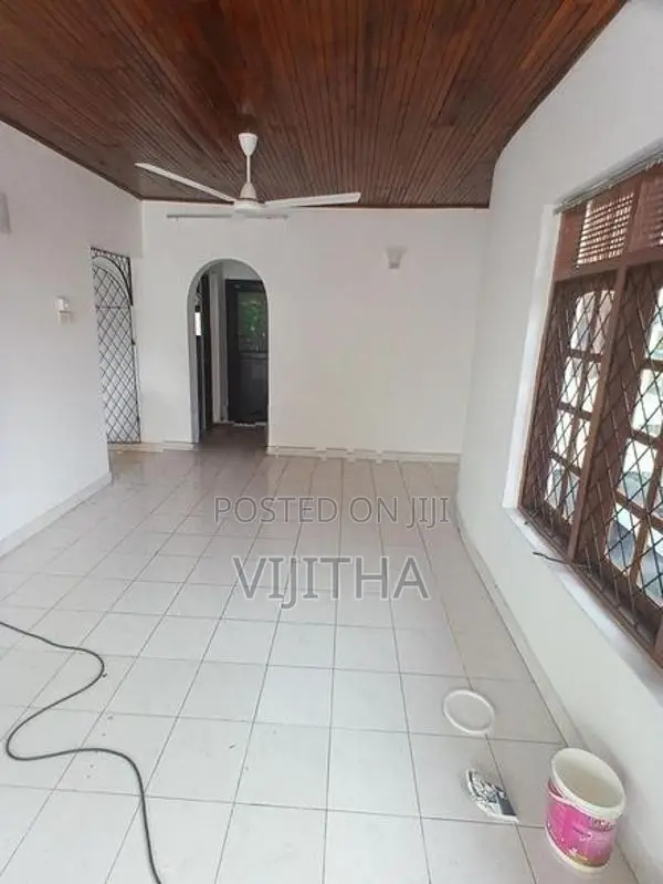 Up Stair Unit for Rent Kotte