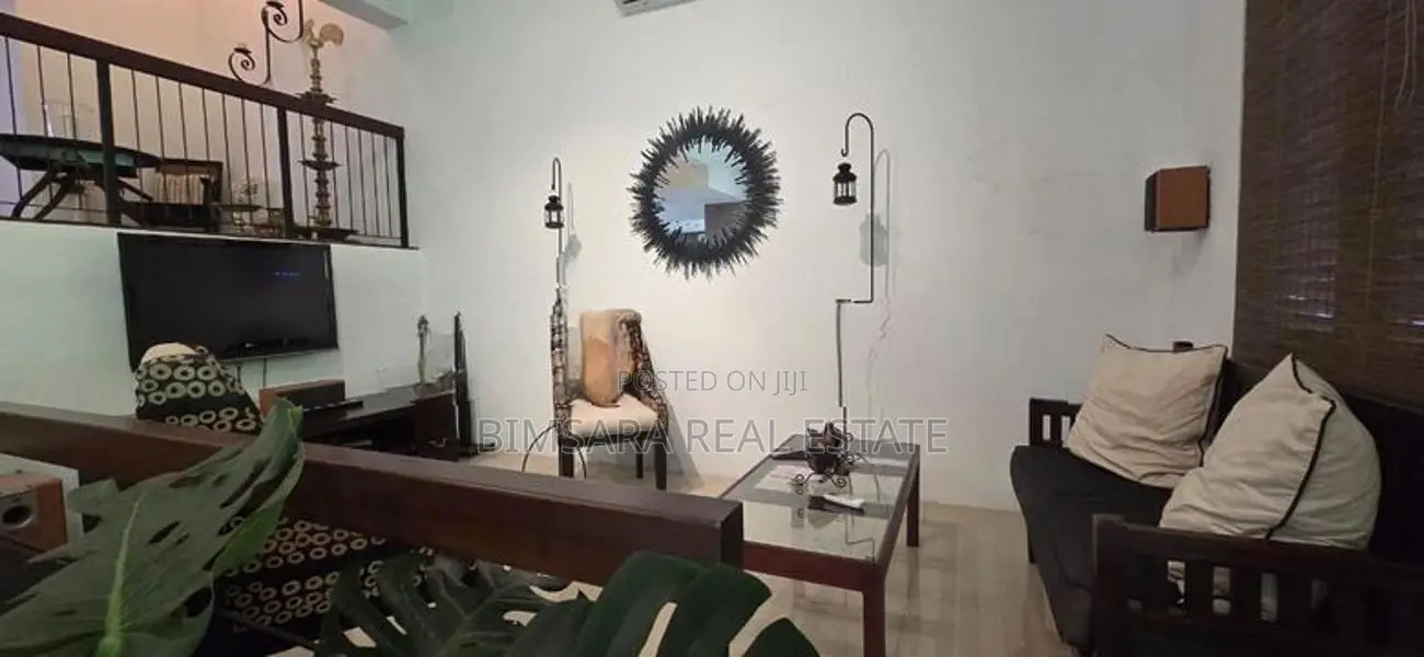 Architecturally Designed Luxury Garden Residence in Thalawathugoda