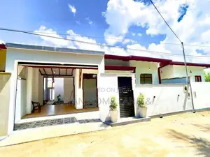 පිටිපන හෝමාගම නිදනකාමර හතරක් අලුත්ම තනිමහල් නිවසක් විකිණීමට