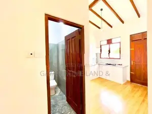 පිටිපන හෝමාගම නිදනකාමර හතරක් අලුත්ම තනිමහල් නිවසක් විකිණීමට