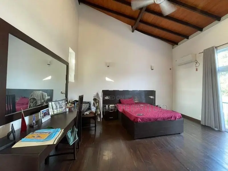 LUXURY HOUSE FOR SALE IN THALAWATHUGODA