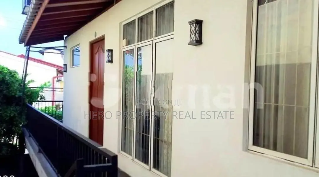 HWR165 - Modern Upstairs House for Rent in Nawala