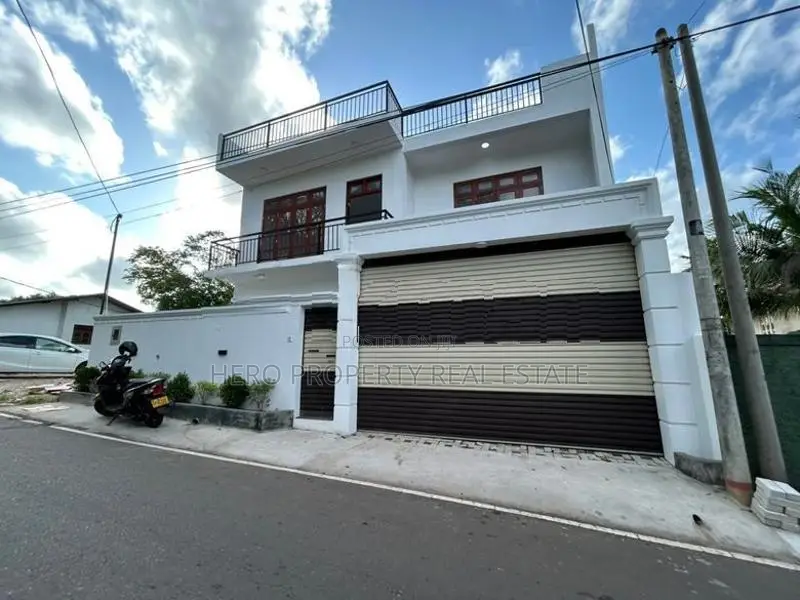 Brand new 05 Bedrooms House For Sale In Piliyandala
