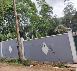 අලුතින්ම නිමකළ නිවසක් විකිණීමට අකුරැස්ස තිබ්බොටුවාව