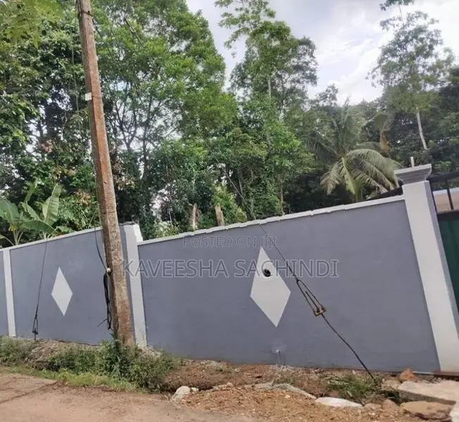 අලුතින්ම නිමකළ නිවසක් විකිණීමට අකුරැස්ස තිබ්බොටුවාව