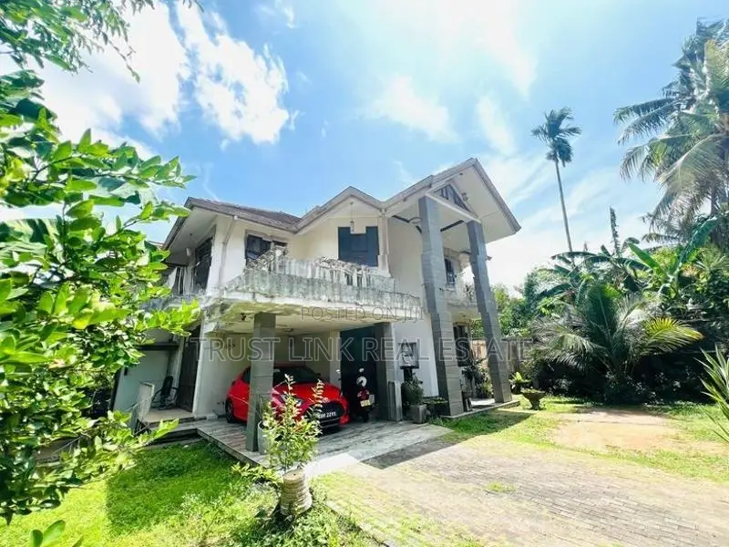 Luxury House for Sale in Kandana