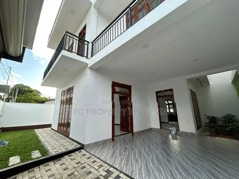 Brand new 05 Bedrooms House For Sale In Piliyandala