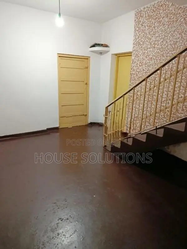 Galle road facing commercial property with 3 bed house for sale