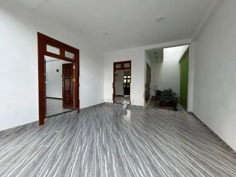 Brand new 05 Bedrooms House For Sale In Piliyandala