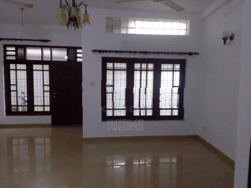 3 storey 9BR separate units house for rent in dehiwala waidya road