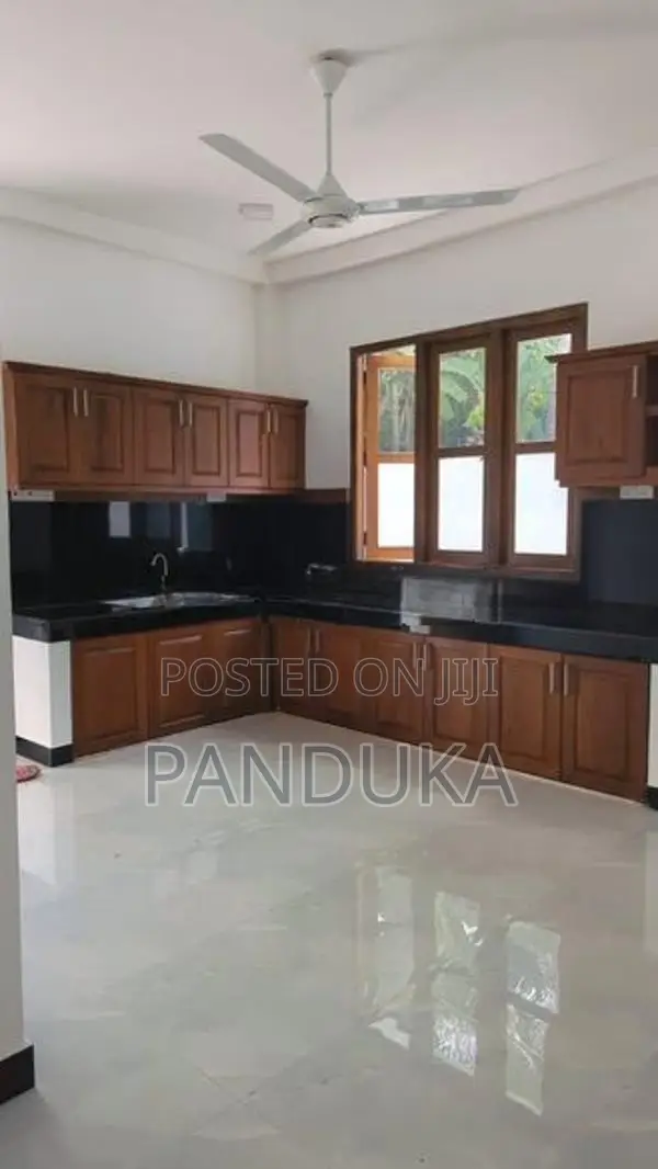 Brand new luxury house for sale in Ja ela
