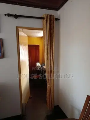 Galle road facing commercial property with 3 bed house for sale