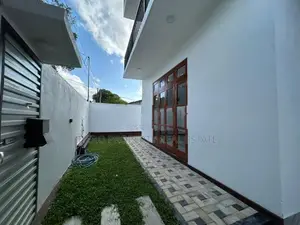 Brand new 05 Bedrooms House For Sale In Piliyandala