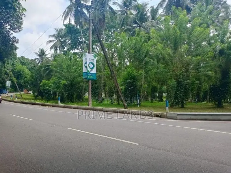 ගම්පහ යක්කල 231 බස් මාර්ගයට මායින්ව බිම් කොටස්