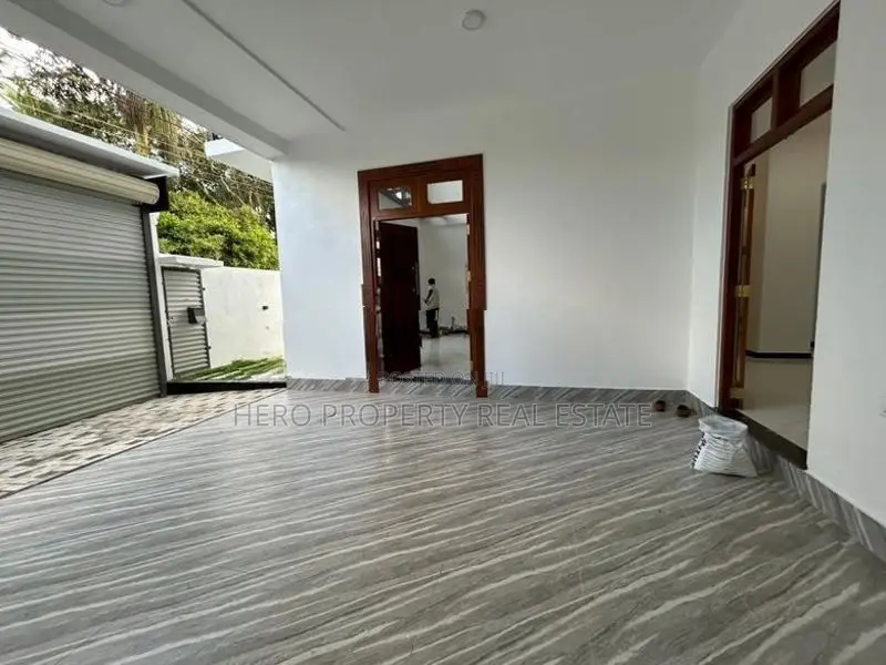 Brand new 05 Bedrooms House For Sale In Piliyandala