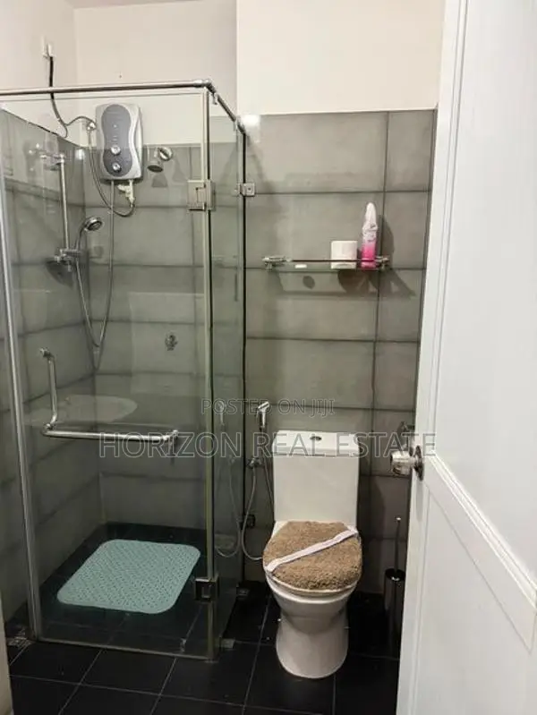 Two bedroom unfurnished apartment for rent in oval view Colombo 8