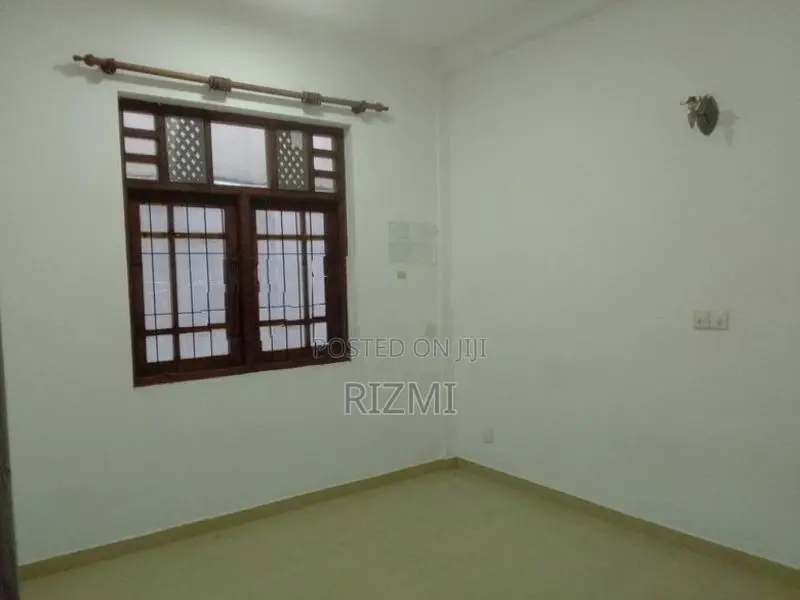 3 storey 9BR separate units house for rent in dehiwala waidya road