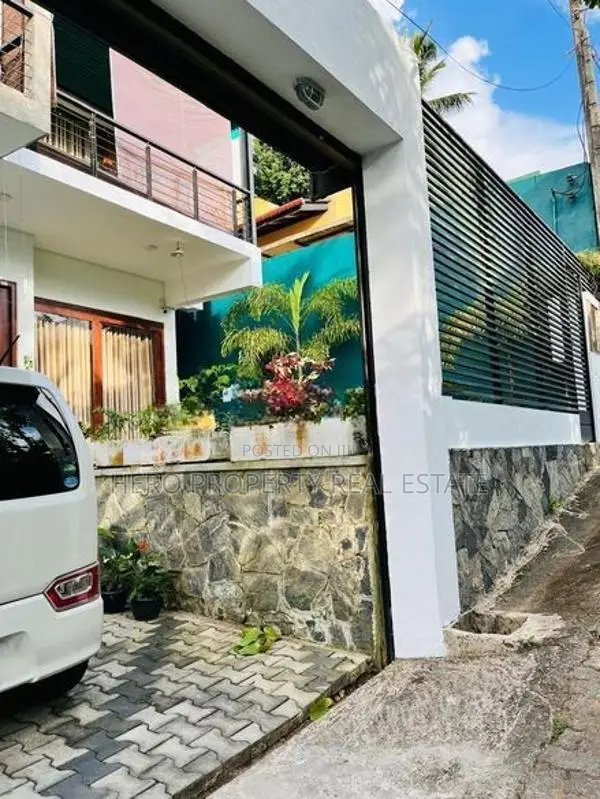 HMR050 Full Furnished Luxury House for Rent in Piliyandala