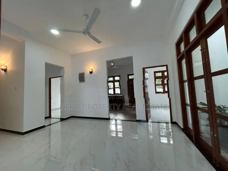 Brand new 05 Bedrooms House For Sale In Piliyandala