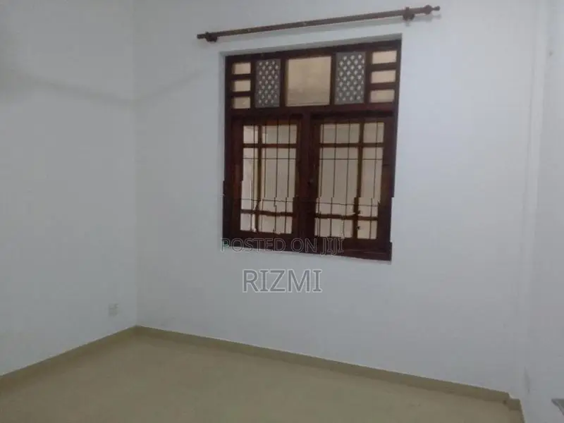 3 storey 9BR separate units house for rent in dehiwala waidya road