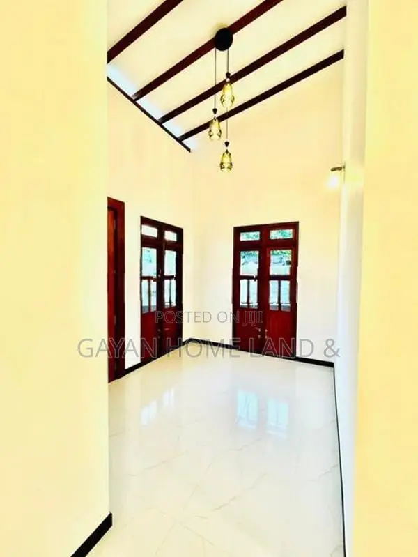 Brand New Spacious Solid Single Storey House in Kiriwaththuduwa