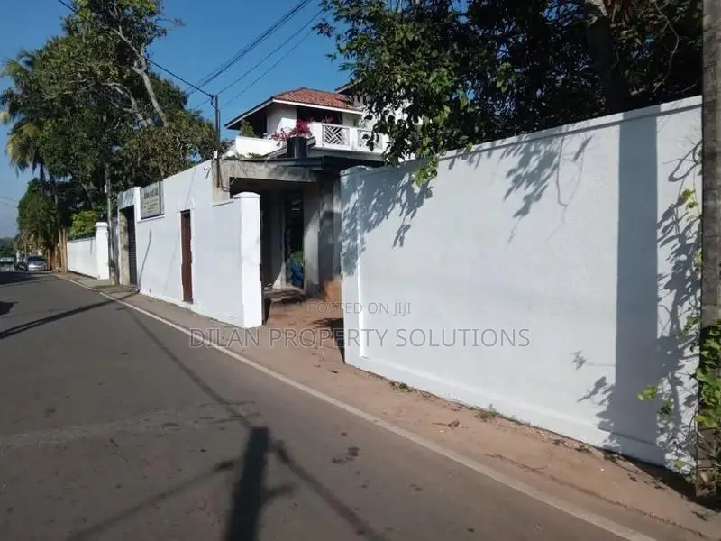 single story 3 room house (19.8 peches) for sale ata Maharagama
