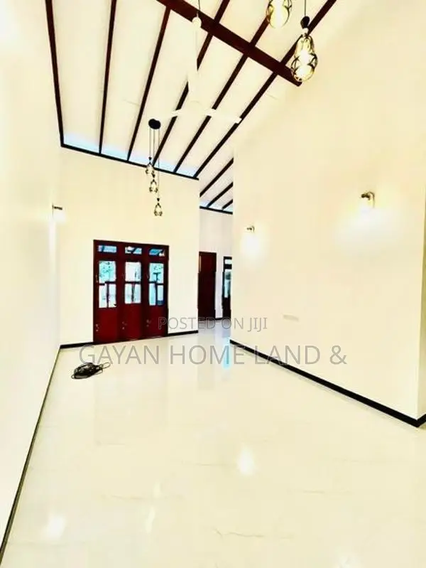 Brand New Spacious Solid Single Storey House in Kiriwaththuduwa