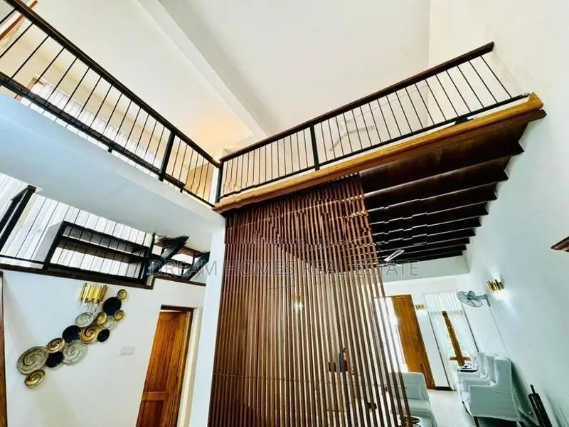 Stunning 2-Storey House for Sale in Thalawathugoda Town