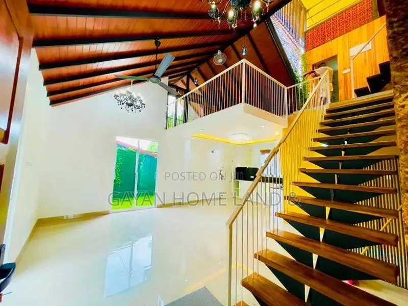 Brand New Villa Type Uncommon Design House in Piliyandala