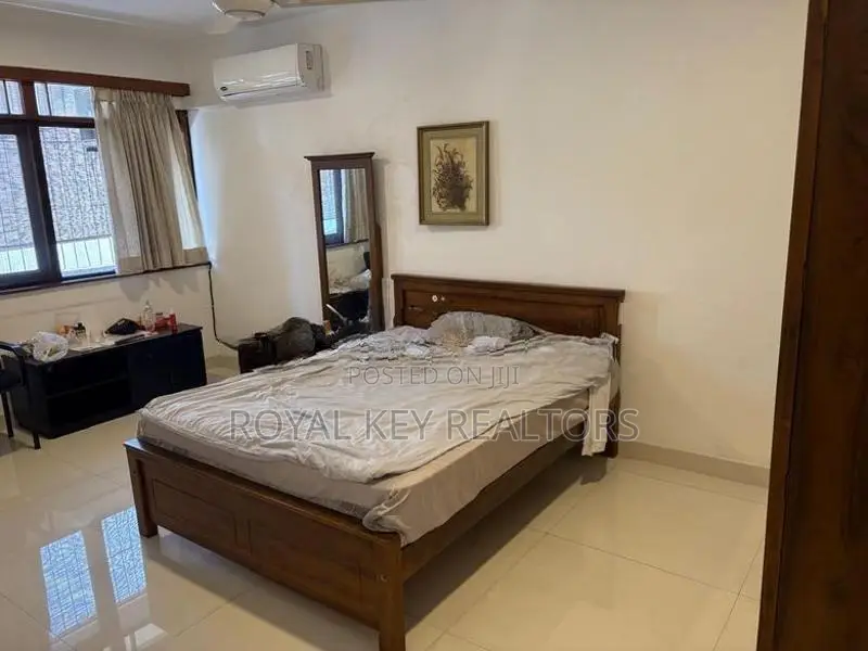 🏡 06 Bedroom House for Sale In Colombo
