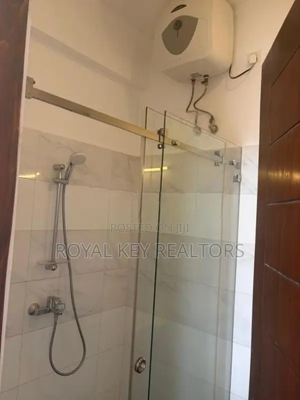 🏢 Barrington Tower - 03 Bedroom Unfurnished Apartment for Sale