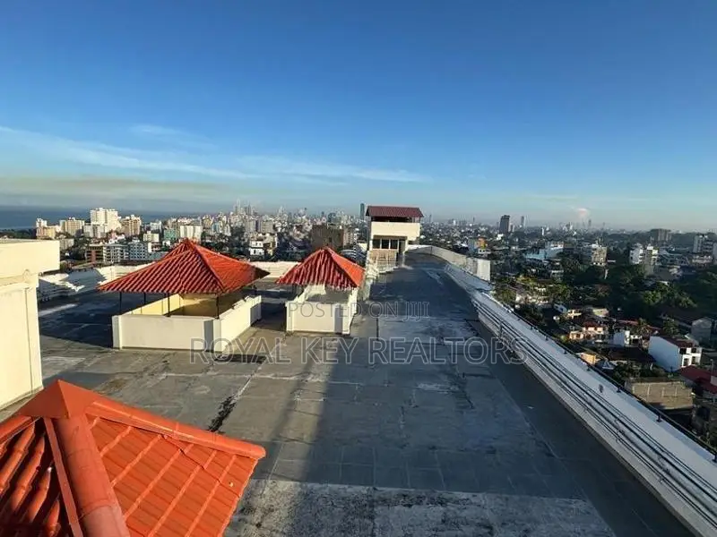 🏢 Barrington Tower - 03 Bedroom Unfurnished Apartment for Sale
