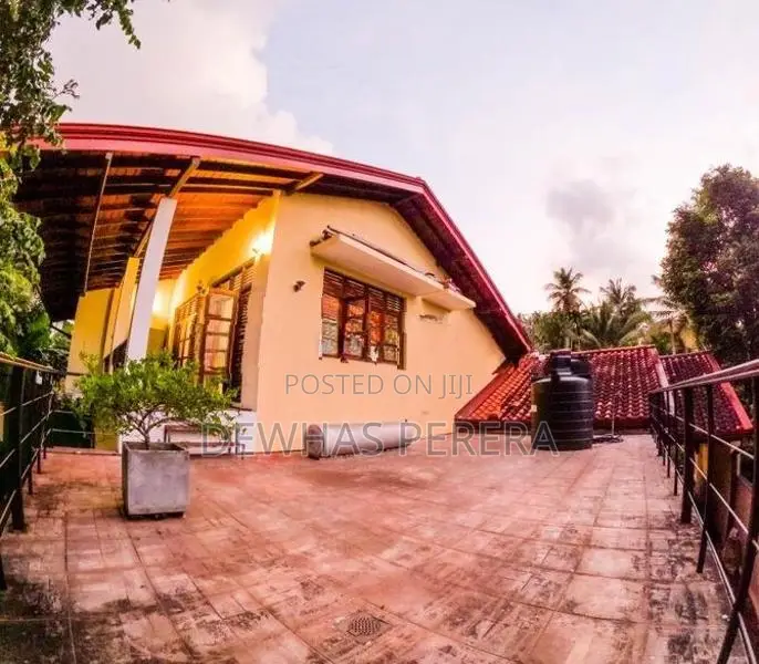 super luxury new house sale Negombo Colombo road mahabage wattala