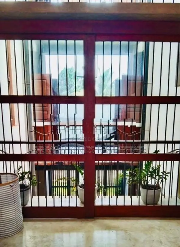 Architectural Designed Luxury 3-Story House for Sale – Battaramulla