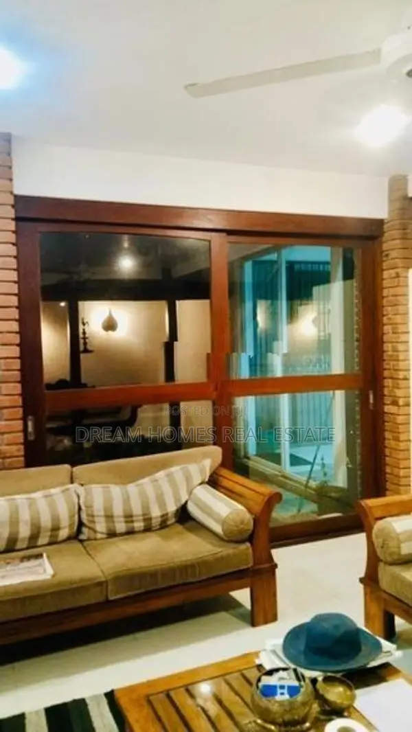 Architectural Designed Luxury 3-Story House for Sale – Battaramulla