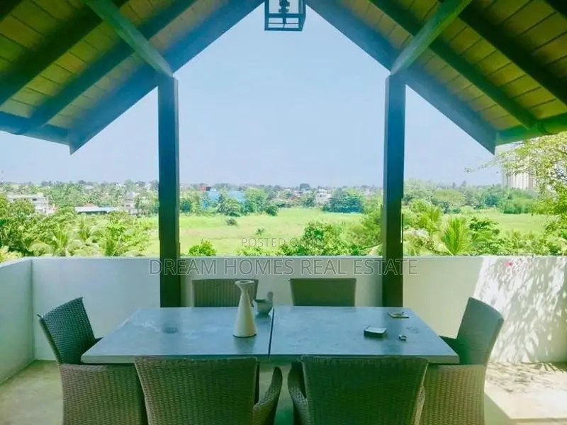 Architectural Designed Luxury 3-Story House for Sale – Battaramulla