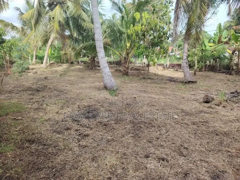 මීගමුව Loyola පාසල අසලින් වටිනා ඉඩමක් / CH 15440