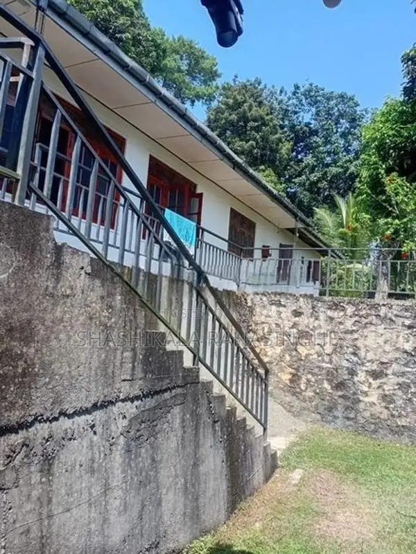 3 Bedroom Single Story House Near Karapitiya Galle