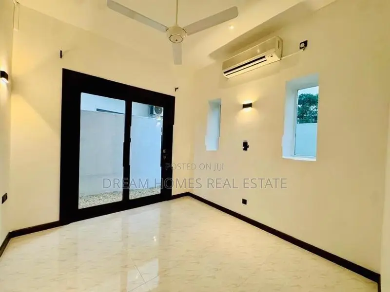 Elegant Luxury Living in Thalawathugoda – Kalalgoda