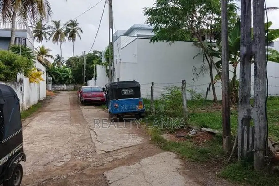 Land for sale (3993) Moratuwa