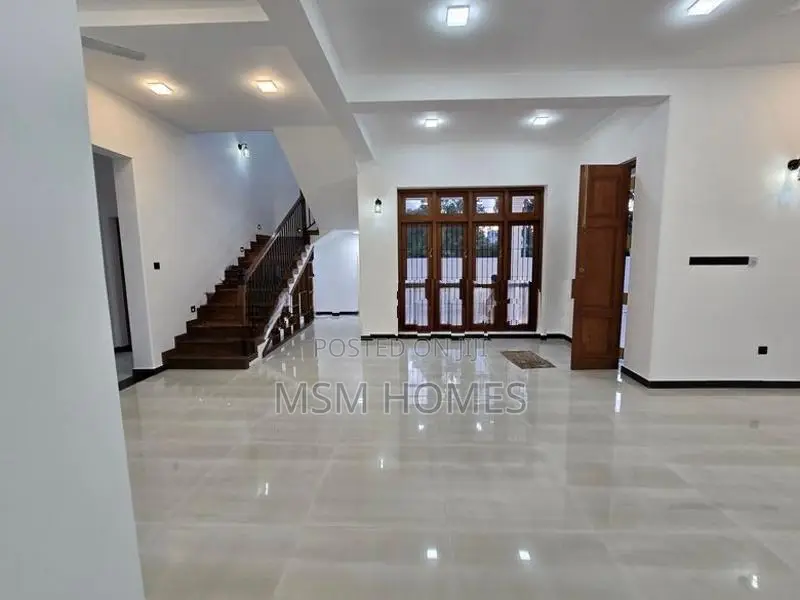 Beautiful Brand New Luxury Box Modern House For Sale in Negombo