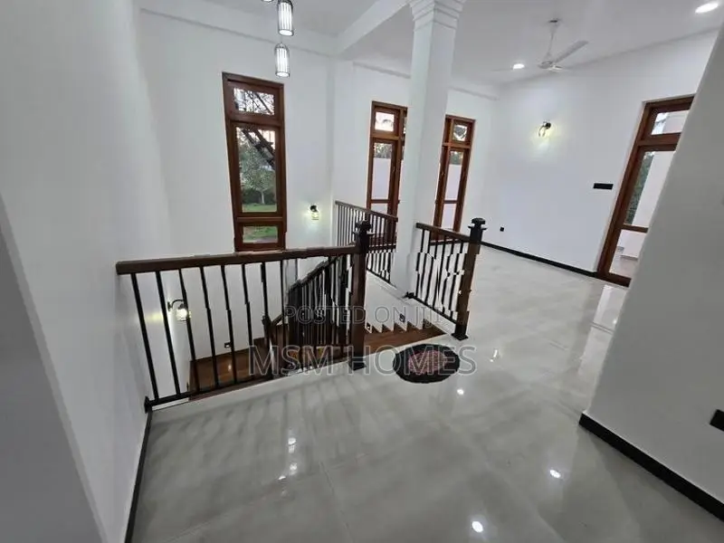 Beautiful Brand New Luxury Box Modern House For Sale in Negombo